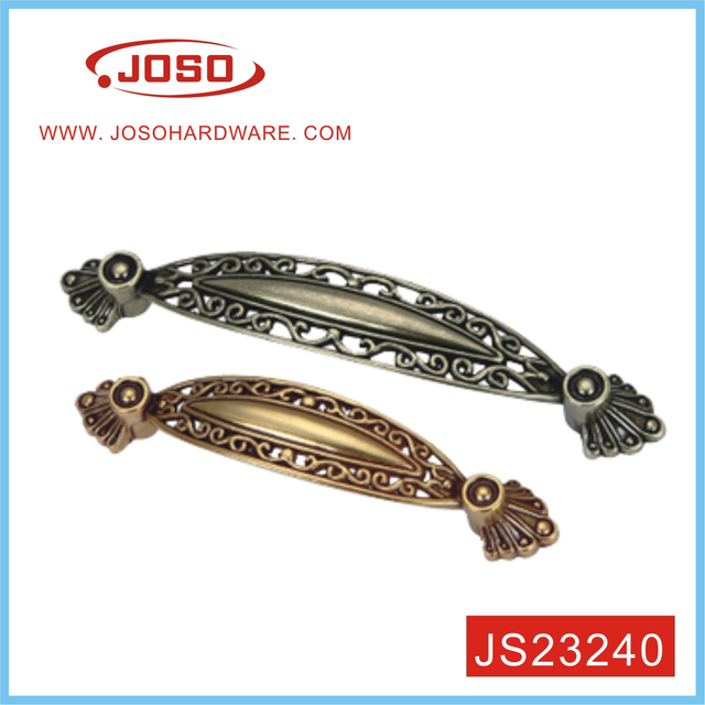 Tirador dorado para cajón de armario