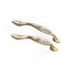 Oro refinado de moda con flor, aleación de zinc y manija de cajón de cerámica de 96 mm