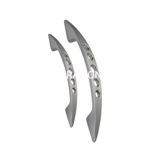 Manija de guardarropa de 64 mm con forma de arco vacío medio de aleación de zinc de suministro de fábrica