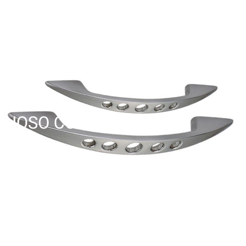 Manija de guardarropa de 64 mm con forma de arco vacío medio de aleación de zinc de suministro de fábrica
