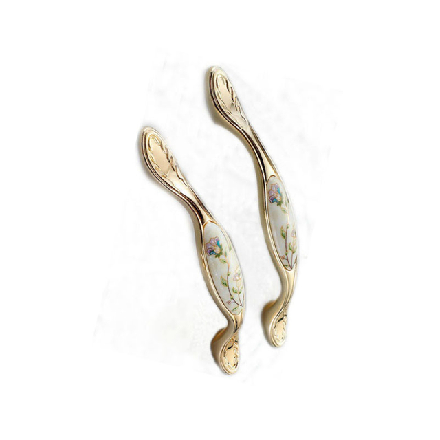 Oro refinado de moda con flor, aleación de zinc y manija de cajón de cerámica de 96 mm